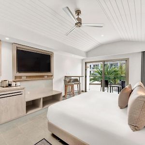 Luxury Pool View Room